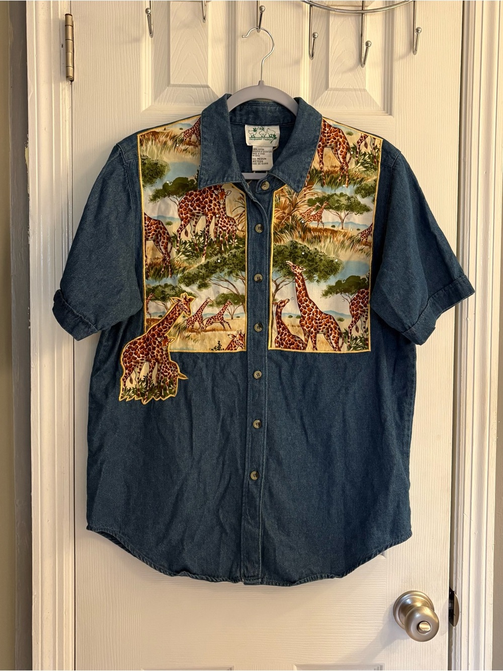 Vintage quaker factory denim shirt, size medium giraffe rhinestone